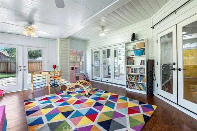 1977 Goshen Avenue, Clovis, CA 93611