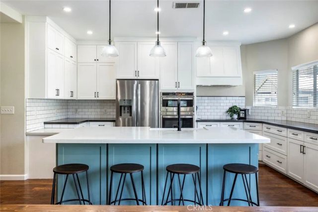 1977 Goshen Avenue, Clovis, CA 93611