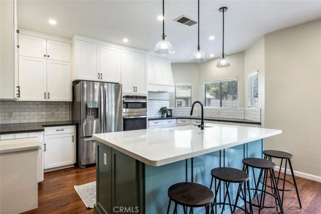 1977 Goshen Avenue, Clovis, CA 93611