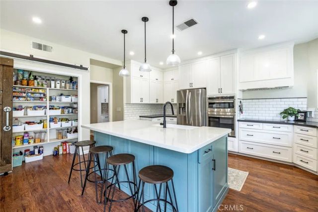 1977 Goshen Avenue, Clovis, CA 93611