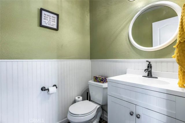 1977 Goshen Avenue, Clovis, CA 93611