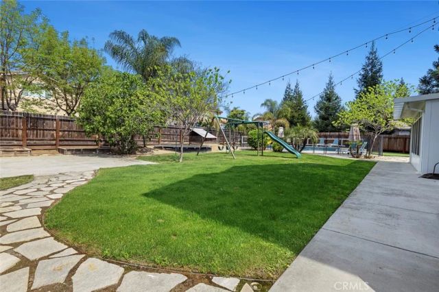 1977 Goshen Avenue, Clovis, CA 93611