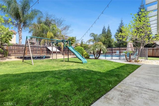 1977 Goshen Avenue, Clovis, CA 93611