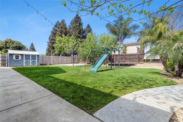 1977 Goshen Avenue, Clovis, CA 93611