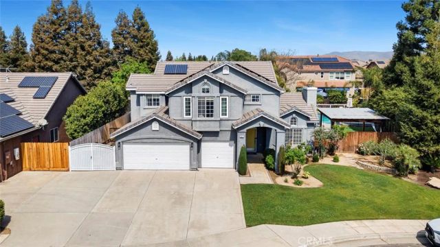 1977 Goshen Avenue, Clovis, CA 93611