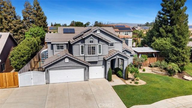 1977 Goshen Avenue, Clovis, CA 93611