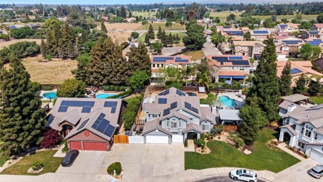 1977 Goshen Avenue, Clovis, CA 93611