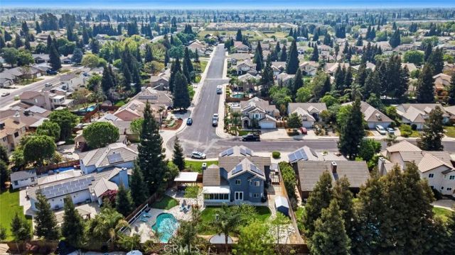 1977 Goshen Avenue, Clovis, CA 93611