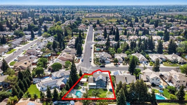 1977 Goshen Avenue, Clovis, CA 93611