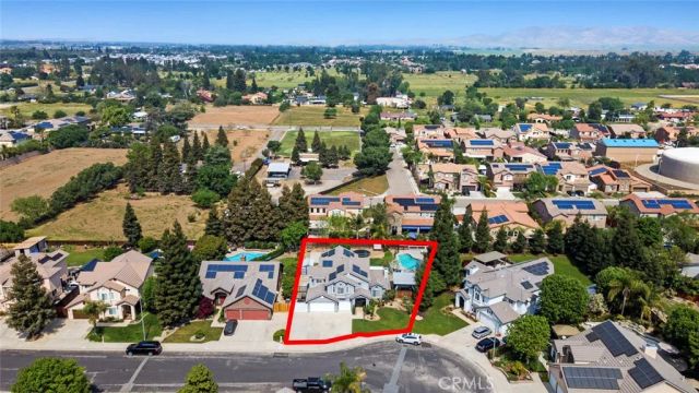 1977 Goshen Avenue, Clovis, CA 93611