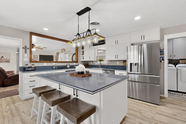 430 Abo Road, Bosque Farms, NM 87068