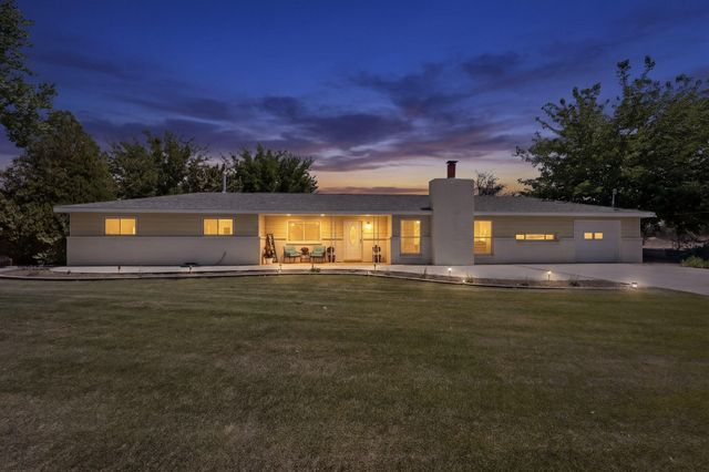 430 Abo Road, Bosque Farms, NM 87068