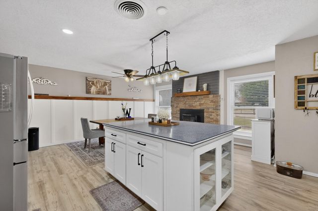 430 Abo Road, Bosque Farms, NM 87068