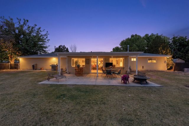 430 Abo Road, Bosque Farms, NM 87068