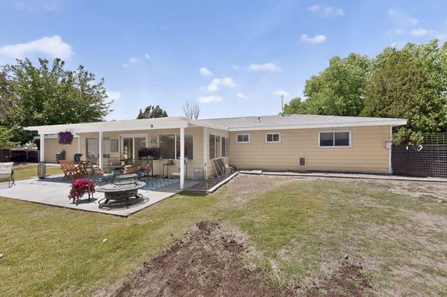 430 Abo Road, Bosque Farms, NM 87068