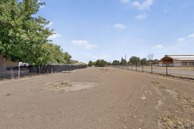 430 Abo Road, Bosque Farms, NM 87068