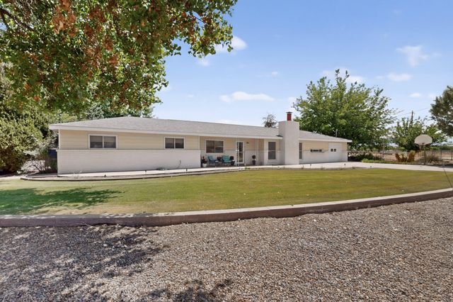 430 Abo Road, Bosque Farms, NM 87068