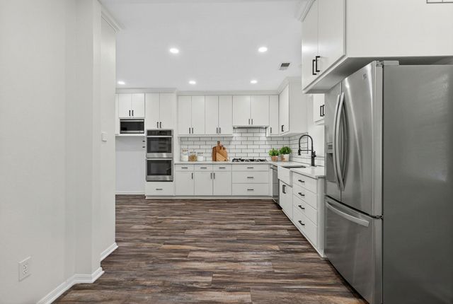 5010 Plantation Colony Court, Sugar Land, TX 77478