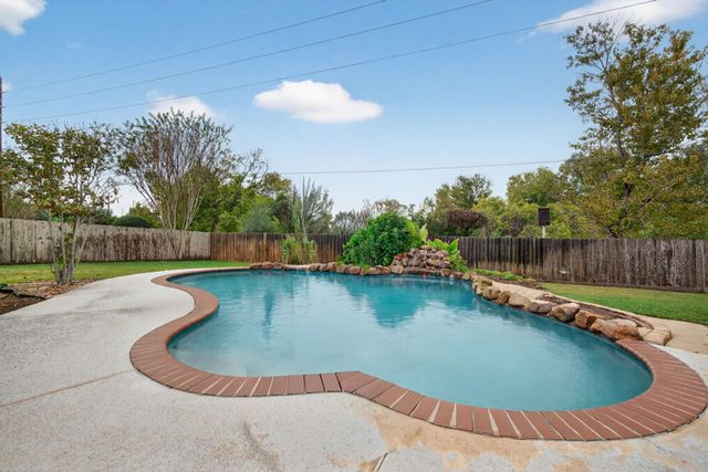 5010 Plantation Colony Court, Sugar Land, TX 77478