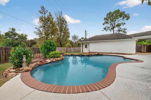 5010 Plantation Colony Court, Sugar Land, TX 77478