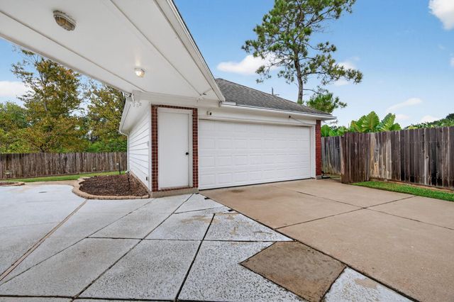 5010 Plantation Colony Court, Sugar Land, TX 77478