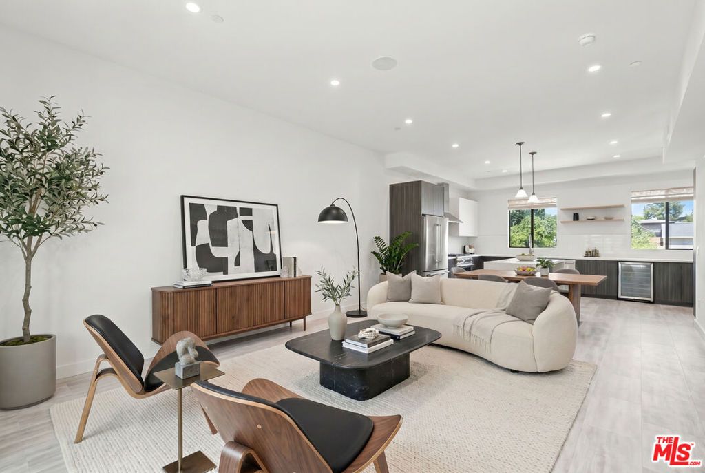 6716 N Royce Lane, Van Nuys, CA 91411 — photo 4