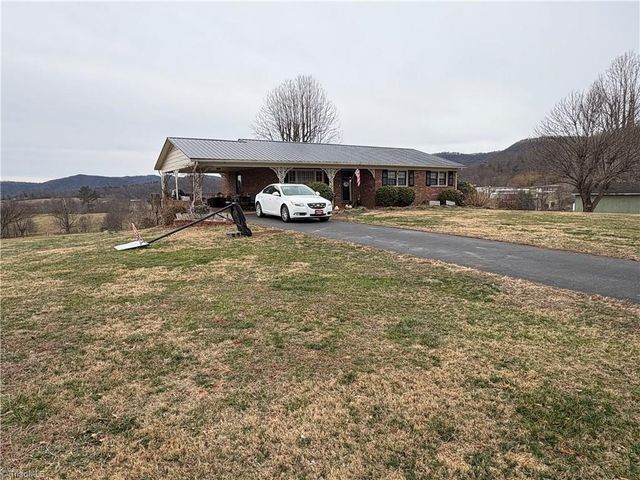 927 Shingle Gap Road, Purlear, NC 28665
