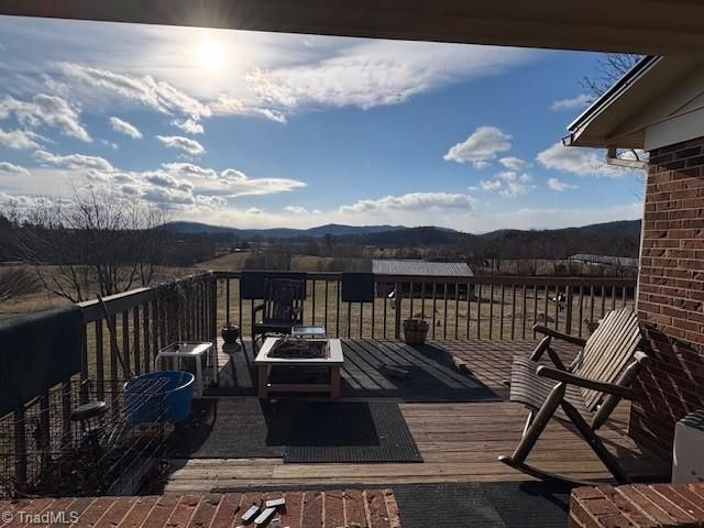 927 Shingle Gap Road, Purlear, NC 28665