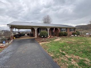 927 Shingle Gap Road, Purlear, NC 28665