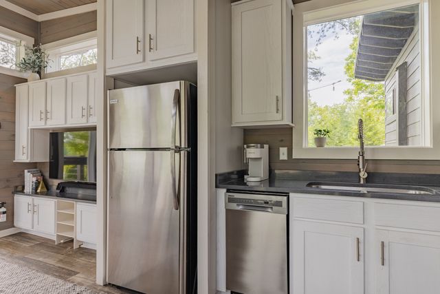 19 Lillypad Ln, Tracy City, TN 37387