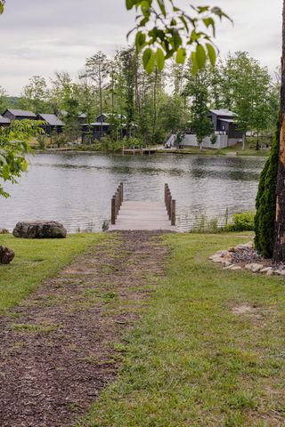 19 Lillypad Ln, Tracy City, TN 37387