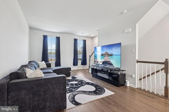 27 SIDNEY LN, Stratford, NJ 08084