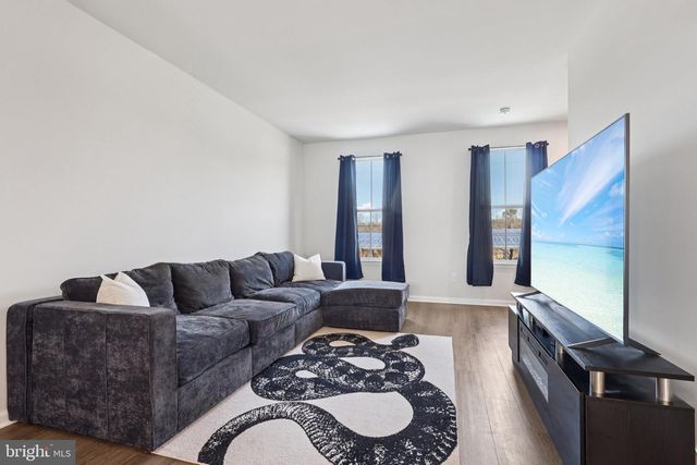 27 SIDNEY LN, Stratford, NJ 08084