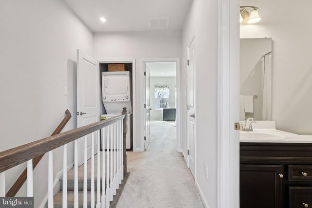 27 SIDNEY LN, Stratford, NJ 08084