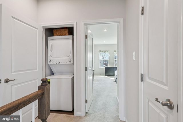 27 SIDNEY LN, Stratford, NJ 08084