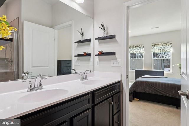 27 SIDNEY LN, Stratford, NJ 08084