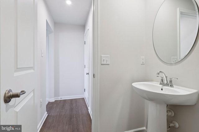 27 SIDNEY LN, Stratford, NJ 08084