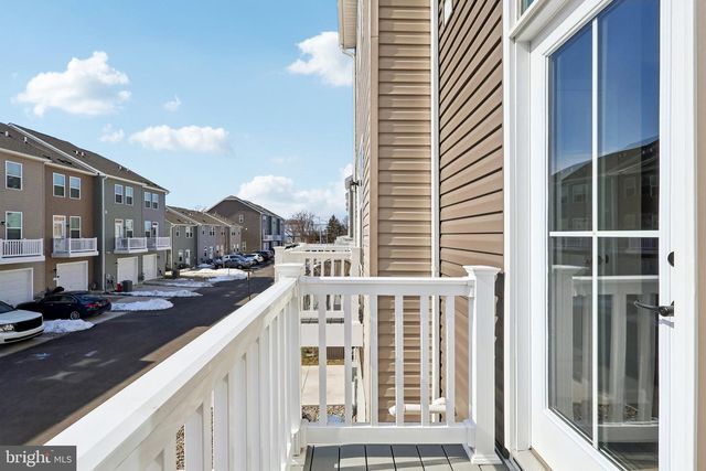 27 SIDNEY LN, Stratford, NJ 08084