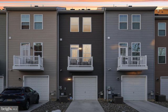 27 SIDNEY LN, Stratford, NJ 08084