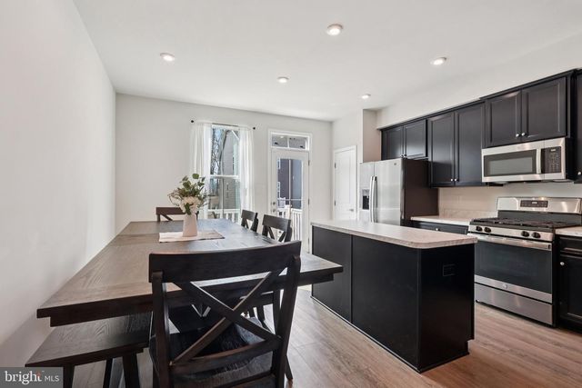 27 SIDNEY LN, Stratford, NJ 08084