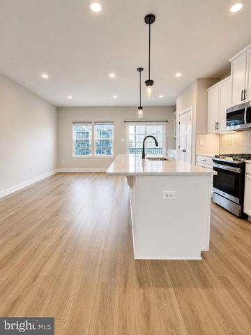 19439 SPOKAN SQ, Leesburg, VA 20175