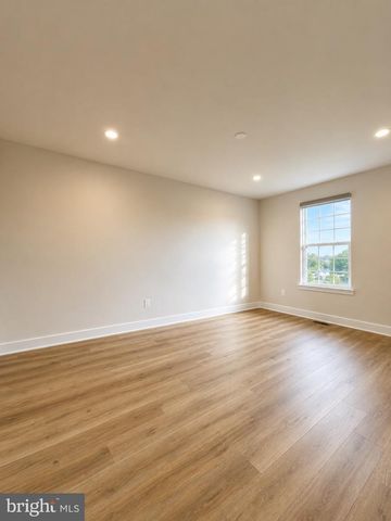 19439 SPOKAN SQ, Leesburg, VA 20175