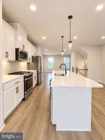 19439 SPOKAN SQ, Leesburg, VA 20175