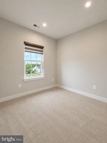 19439 SPOKAN SQ, Leesburg, VA 20175