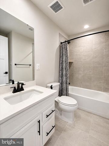 19439 SPOKAN SQ, Leesburg, VA 20175