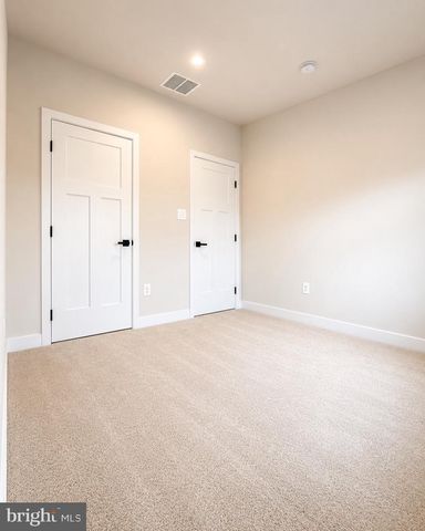 19439 SPOKAN SQ, Leesburg, VA 20175
