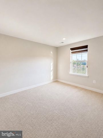 19439 SPOKAN SQ, Leesburg, VA 20175