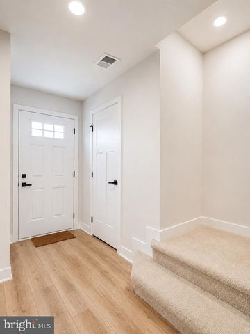 19439 SPOKAN SQ, Leesburg, VA 20175