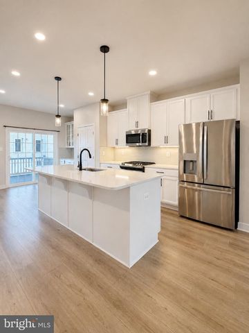 19439 SPOKAN SQ, Leesburg, VA 20175