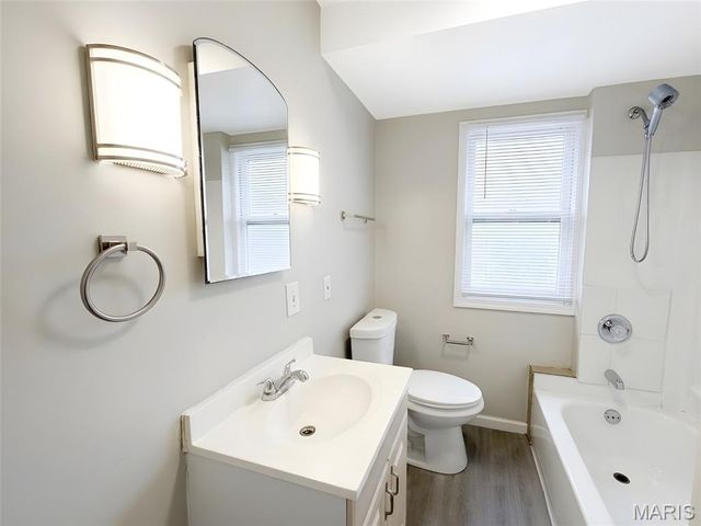 5766 Jennings Station Road, St Louis, MO 63136